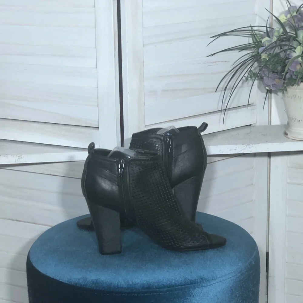Guess Black Peep Toe Ankle Boots Size 8.5